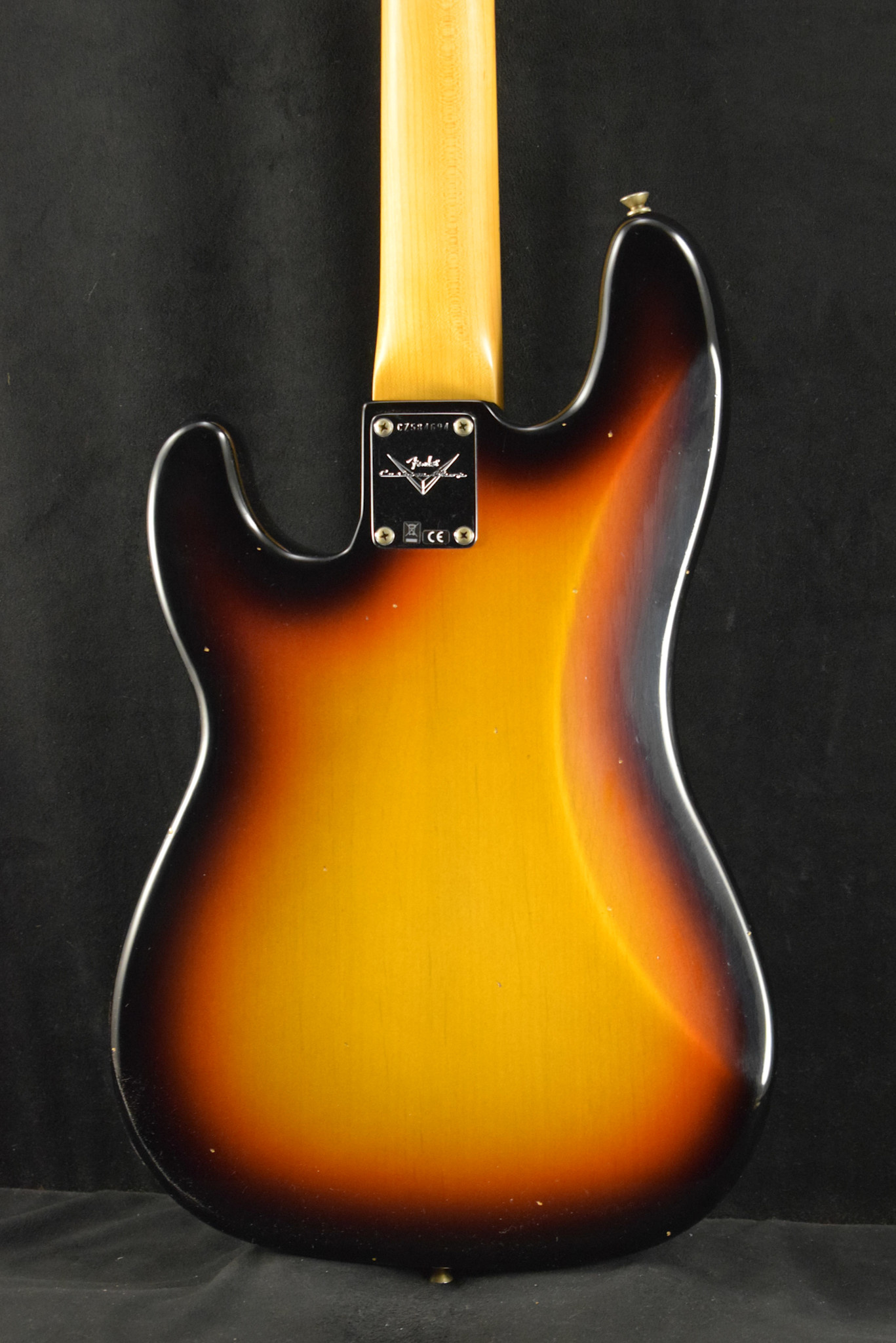 Fender Fender 1966 Precision Bass Journeyman Relic 3-Color Sunburst 3A Rosewood Fingerboard