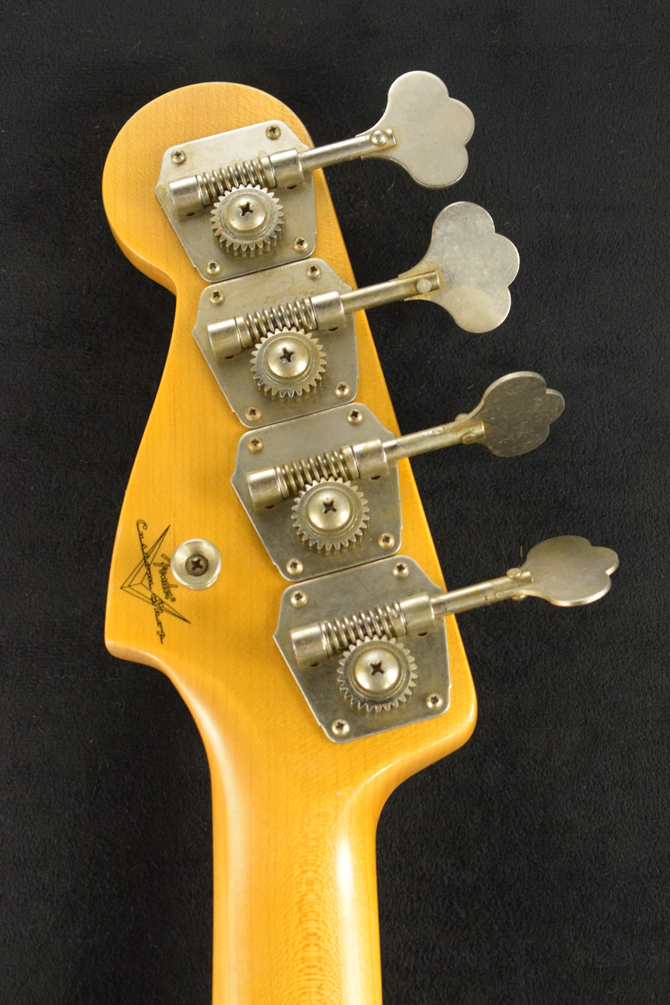 Fender Fender 1966 Precision Bass Journeyman Relic 3-Color Sunburst 3A Rosewood Fingerboard