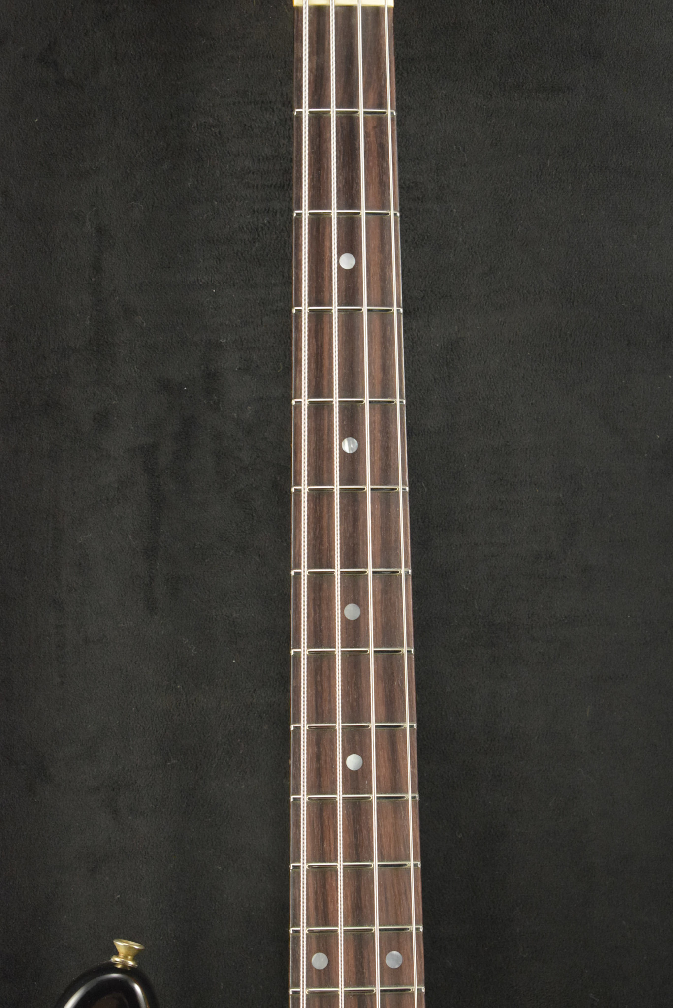 Fender Fender 1966 Precision Bass Journeyman Relic 3-Color Sunburst 3A Rosewood Fingerboard