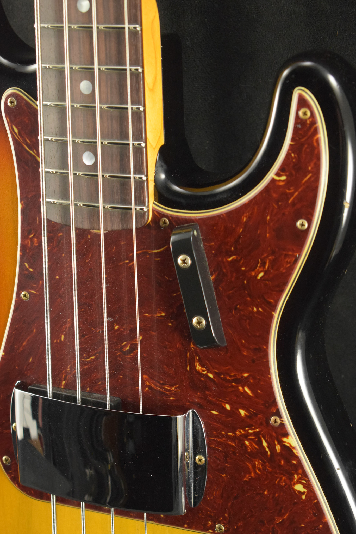 Fender Fender 1966 Precision Bass Journeyman Relic 3-Color Sunburst 3A Rosewood Fingerboard