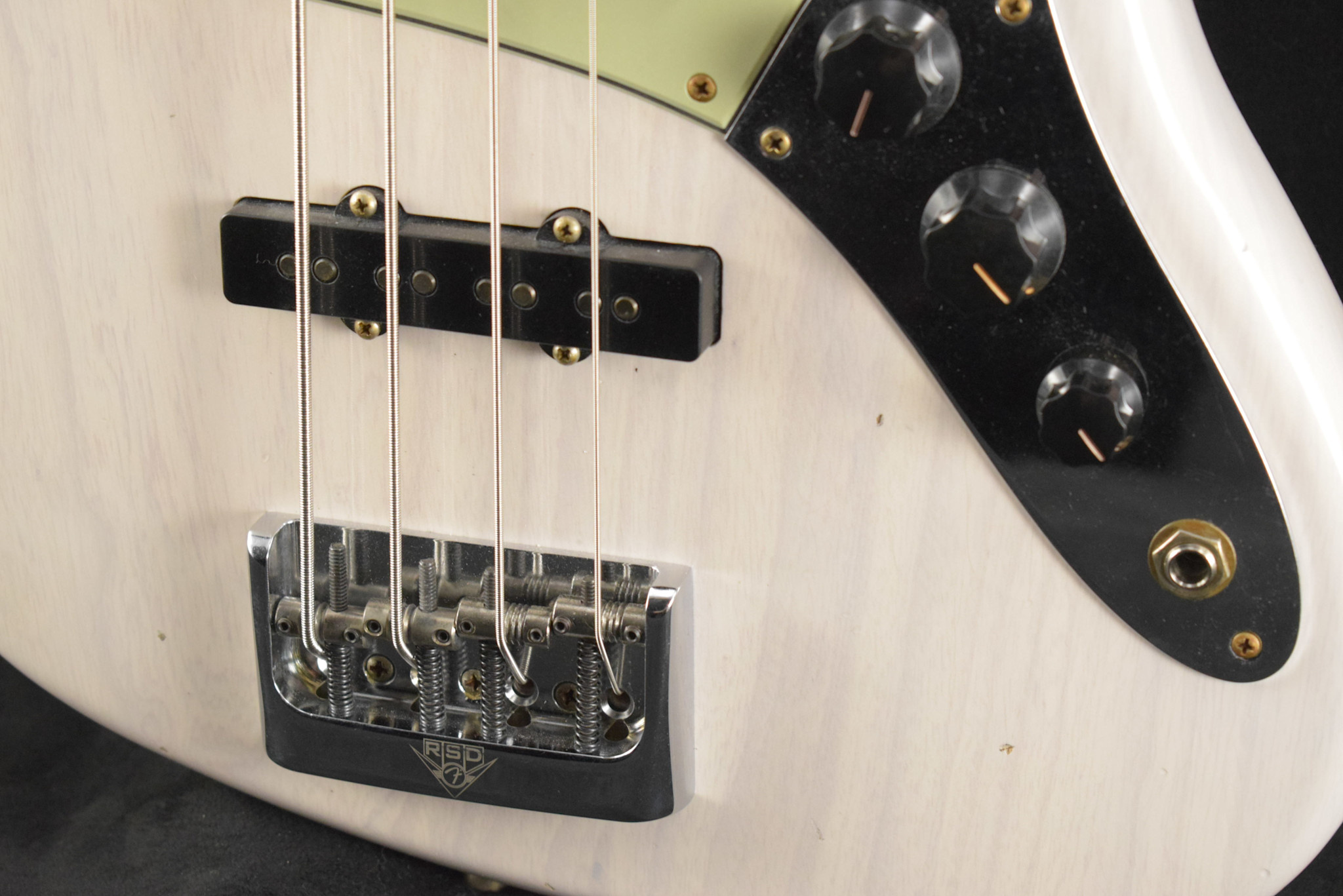 Fender Fender Limited Edition Jazz Bass Special Journeyman Relic White Blonde Rosewood Fingerboard