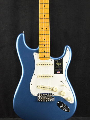 Fender Fender American Vintage II 1973 Stratocaster Lake Placid Blue Maple Fingerboard
