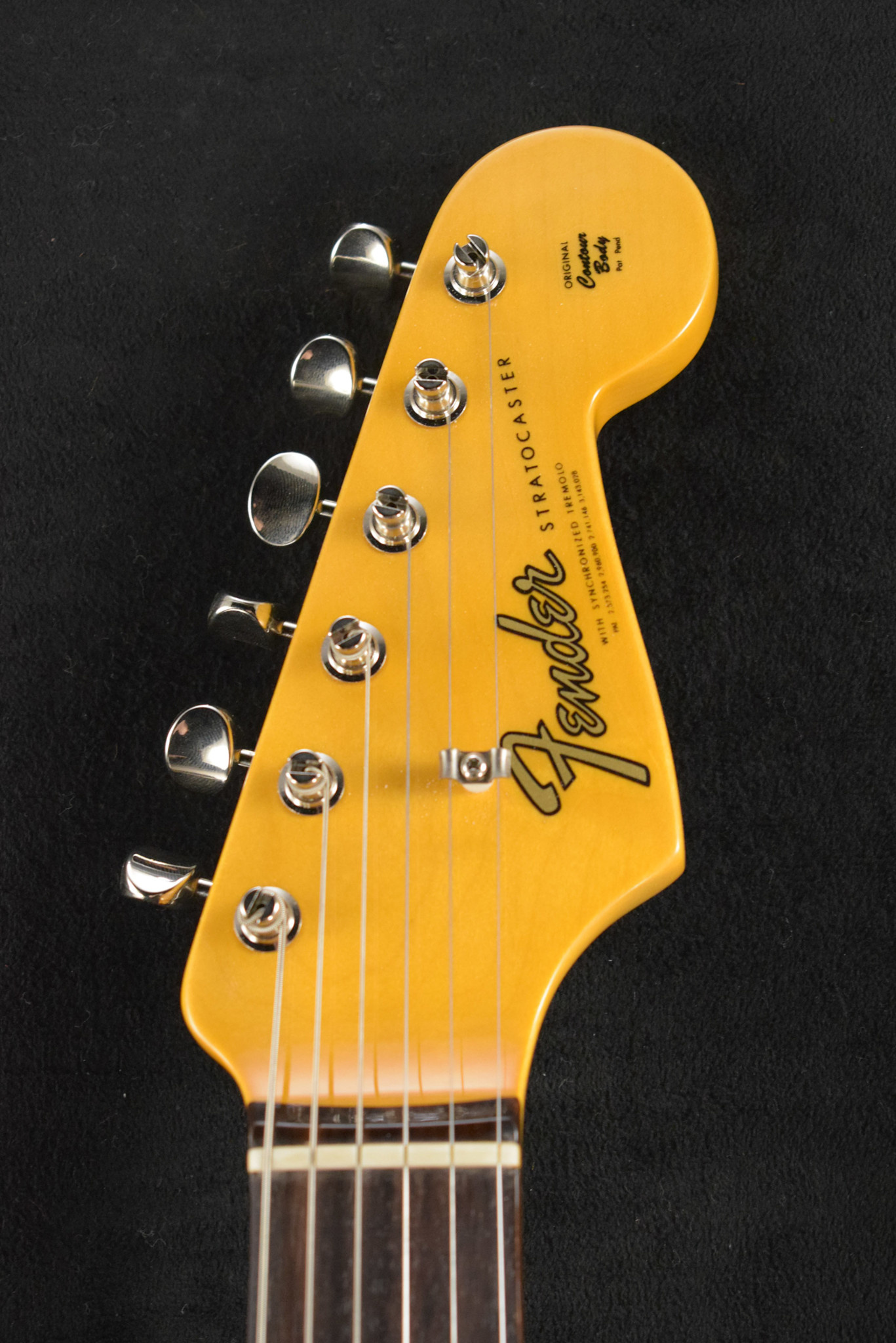 Fender Fender American Vintage II 1965 Stratocaster Candy Apple Red Round-Lam Rosewood Fingerboard