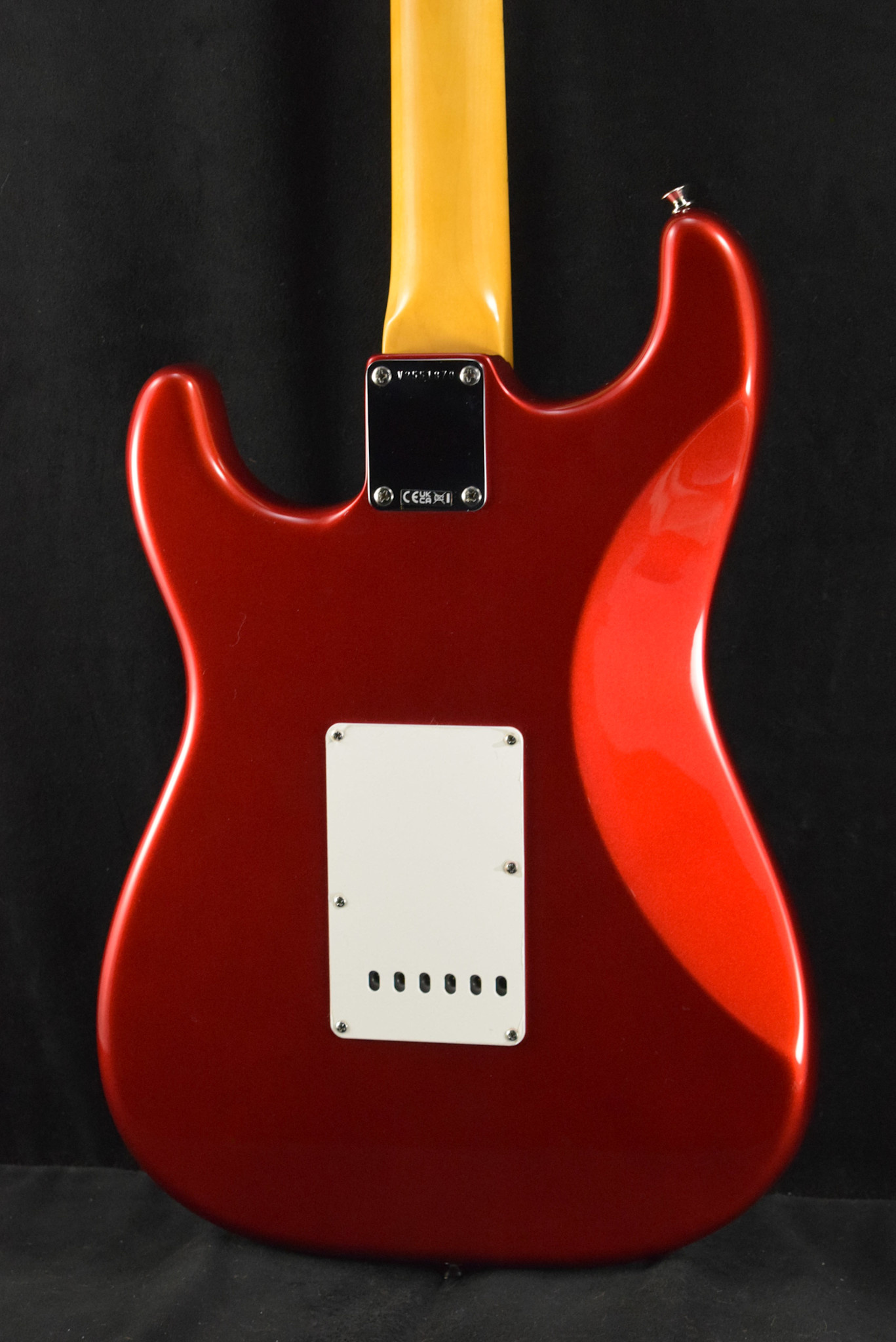 Fender Fender American Vintage II 1965 Stratocaster Candy Apple Red Round-Lam Rosewood Fingerboard