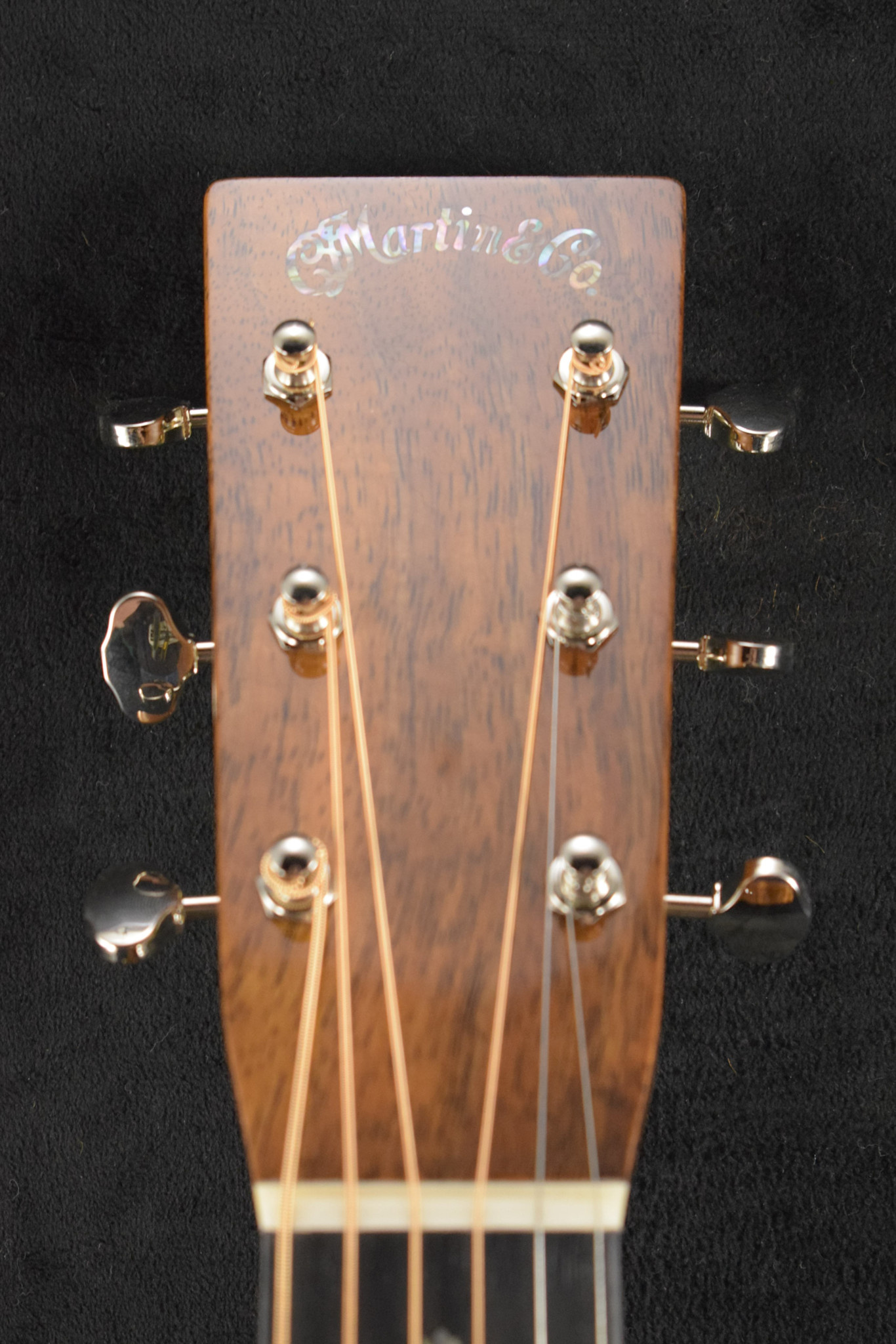 Martin Martin Custom Shop Dreadnought Acoustic-Electric Cutaway Flamed Koa/Sitka Spruce Natural Gloss