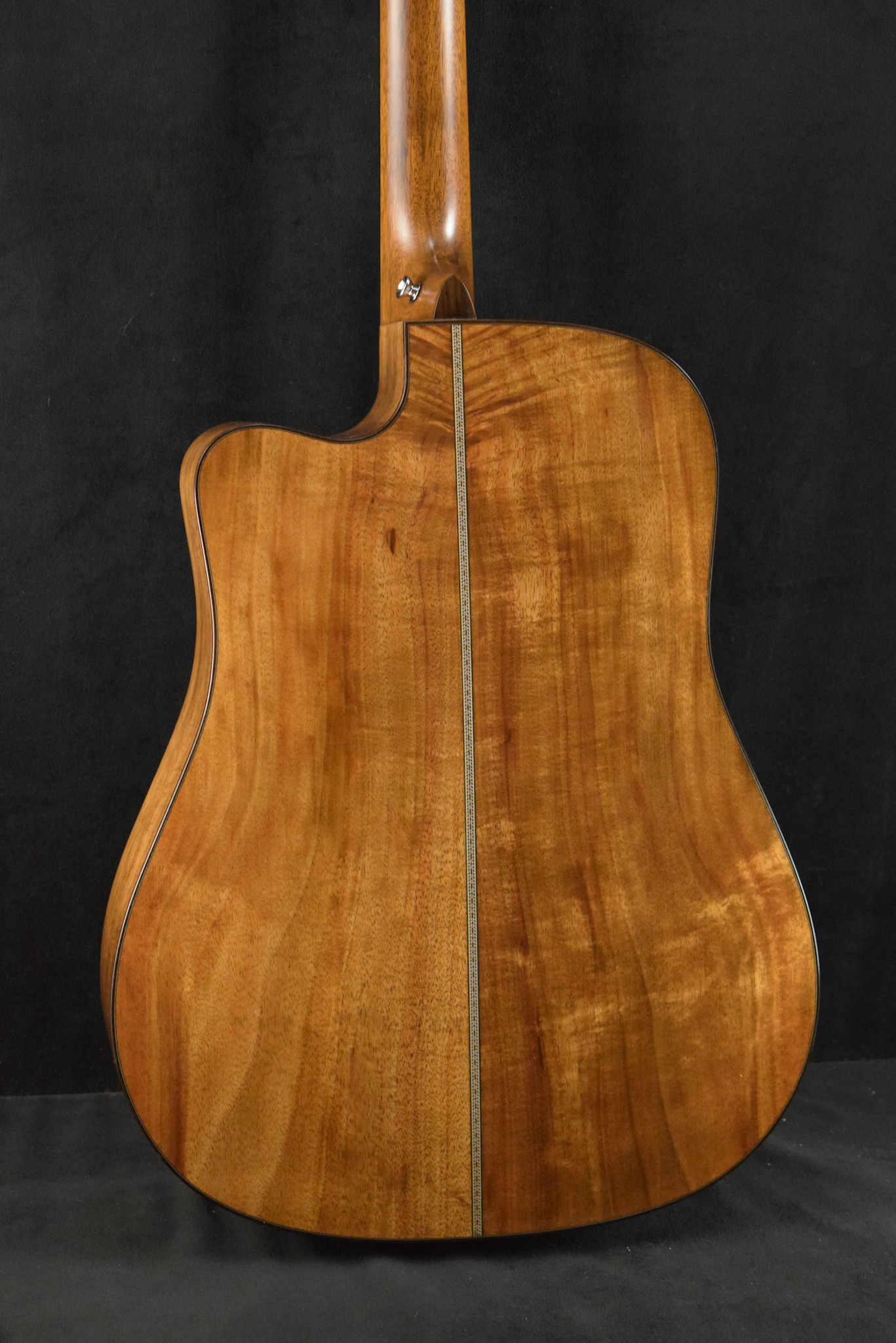 Martin Martin Custom Shop Dreadnought Acoustic-Electric Cutaway Flamed Koa/Sitka Spruce Natural Gloss