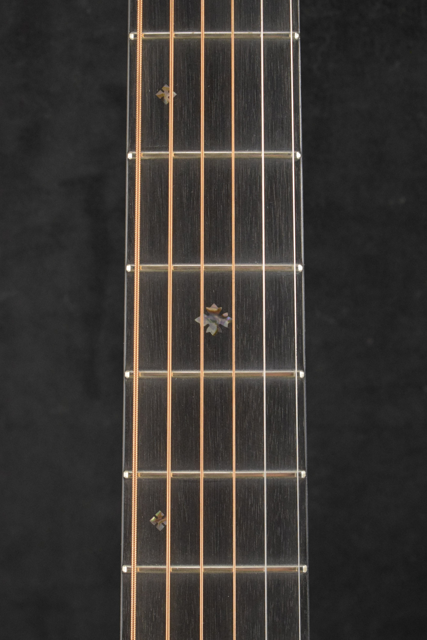 Martin Martin Custom Shop Dreadnought Acoustic-Electric Cutaway Flamed Koa/Sitka Spruce Natural Gloss