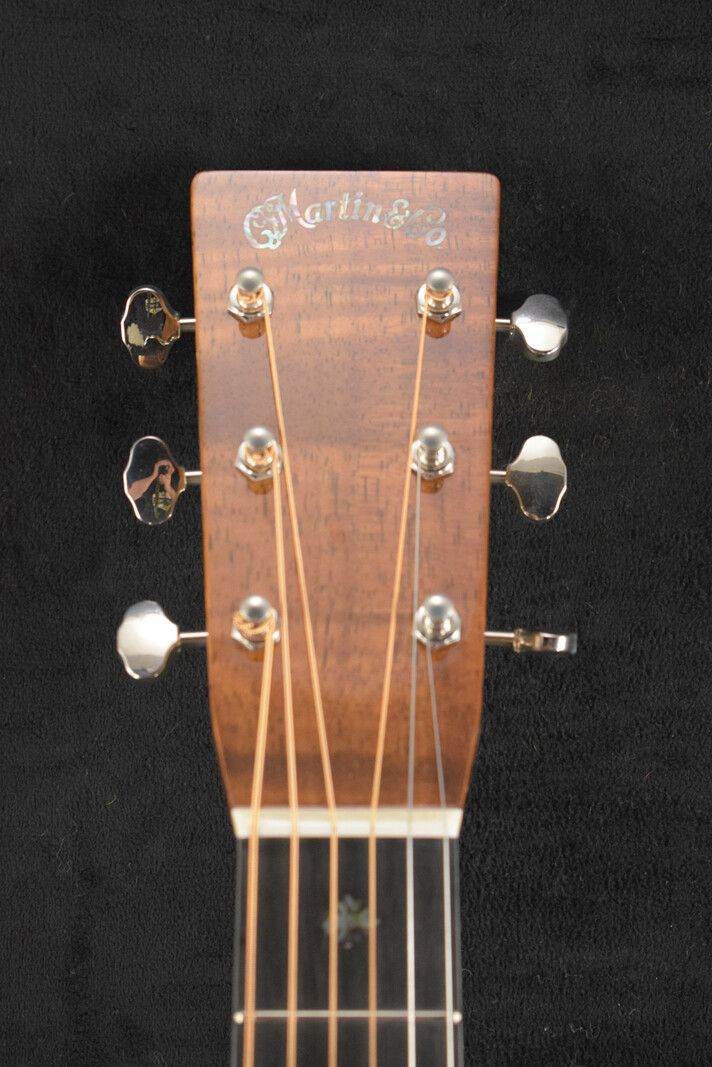 Martin Martin Custom Shop Dreadnought Acoustic-Electric Cutaway Flamed Koa/Sitka Spruce Natural Gloss