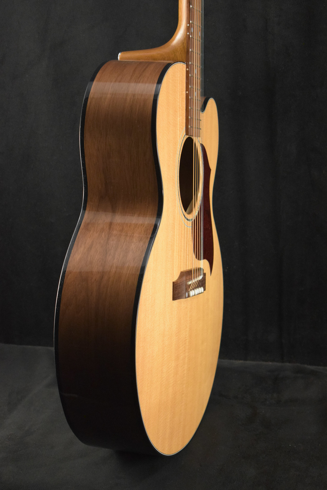 Gibson Gibson J-185 EC Modern Acoustic-Electric Cutaway Walnut Antique Natural