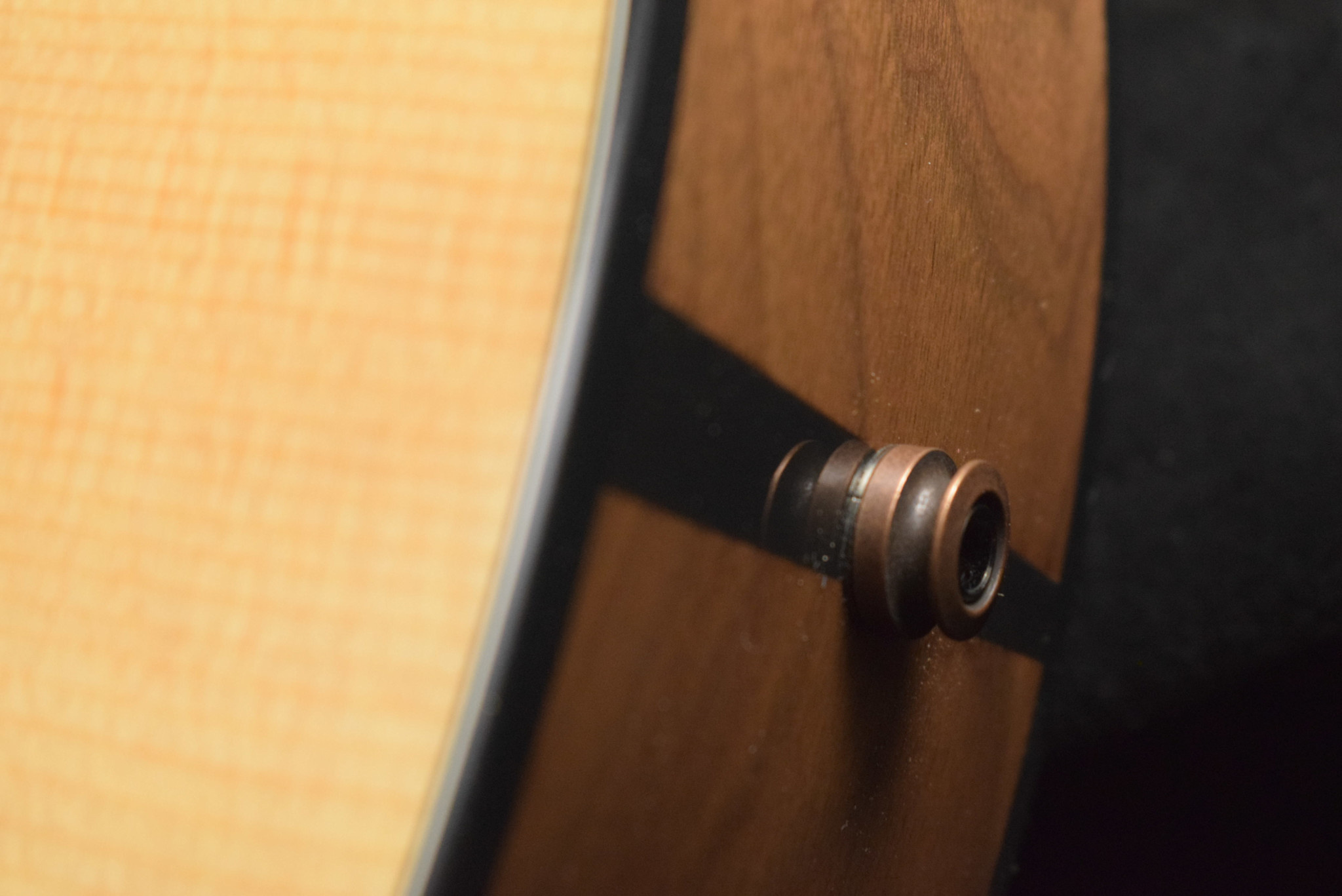 Gibson Gibson J-185 EC Modern Acoustic-Electric Cutaway Walnut Antique Natural