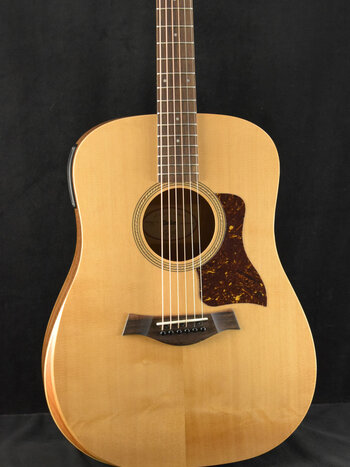 Taylor Taylor Academy 10e LTD Figured Koa/Torrefied Spruce Natural Satin