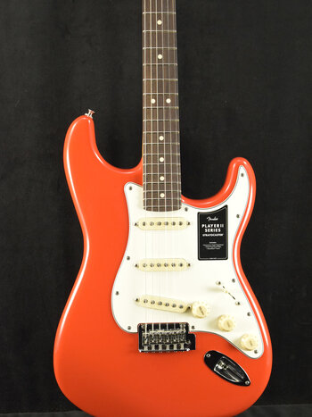 Fender Fender Player II Stratocaster Coral Red Rosewood Fingerboard