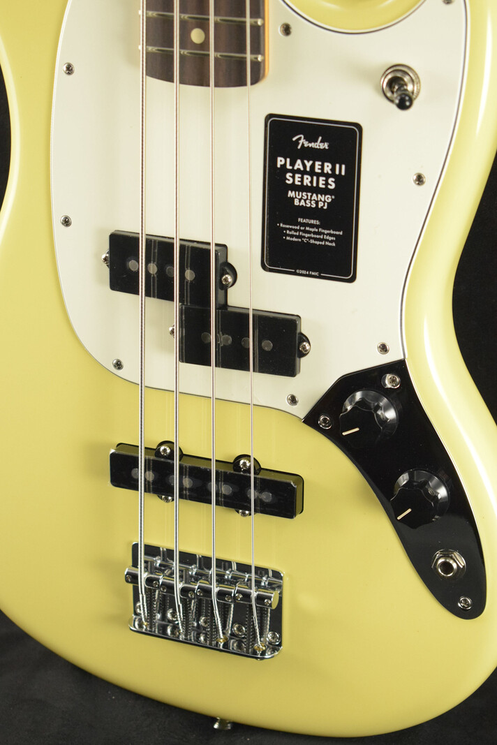 Fender Fender Player II Mustang Bass PJ Hialeah Yellow Rosewood Fingerboard