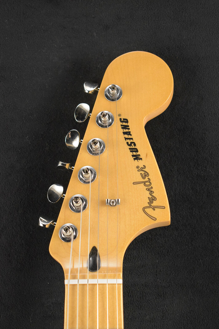 Fender Fender Player II Mustang 3-Color Sunburst Maple Fingerboard