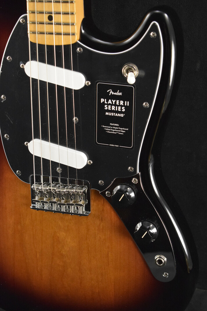 Fender Fender Player II Mustang 3-Color Sunburst Maple Fingerboard