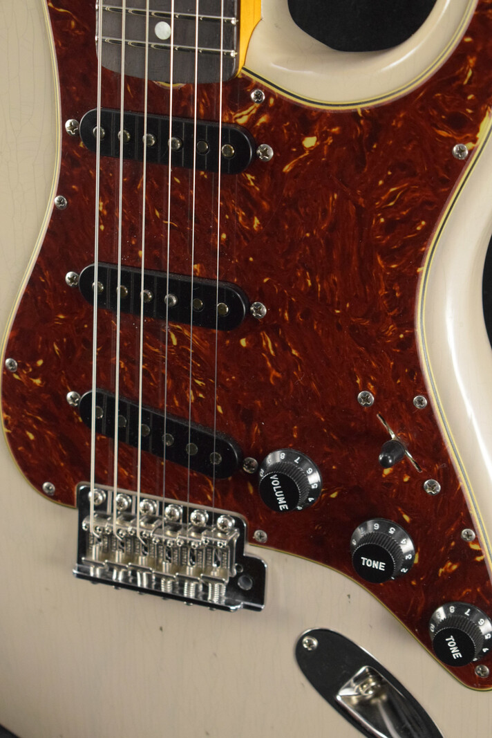 Fender Fender Limited Edition Roasted Stratocaster Journeyman Relic with Closet Classic Hardware Dirty White Blonde