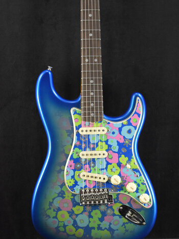 Fender Fender Limited Edition '68 Stratocaster Journeyman Relic with Closet Classic Hardware Blue Flower