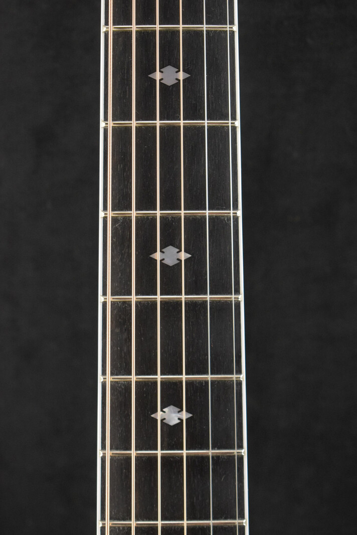 Taylor Taylor Legacy 810e LR Baggs Element VTC Dreadnought