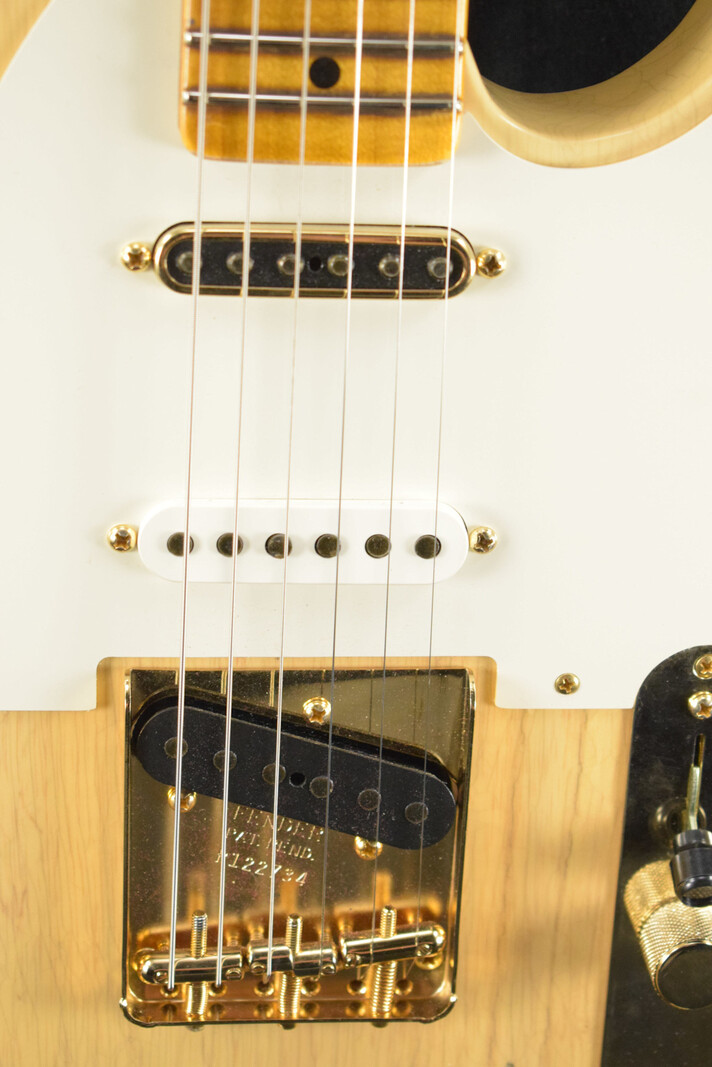 Fender Fender Limited Edition Hotshot Telecaster Relic Aged Natural Blonde 1-Piece Quartersawn Maple Neck