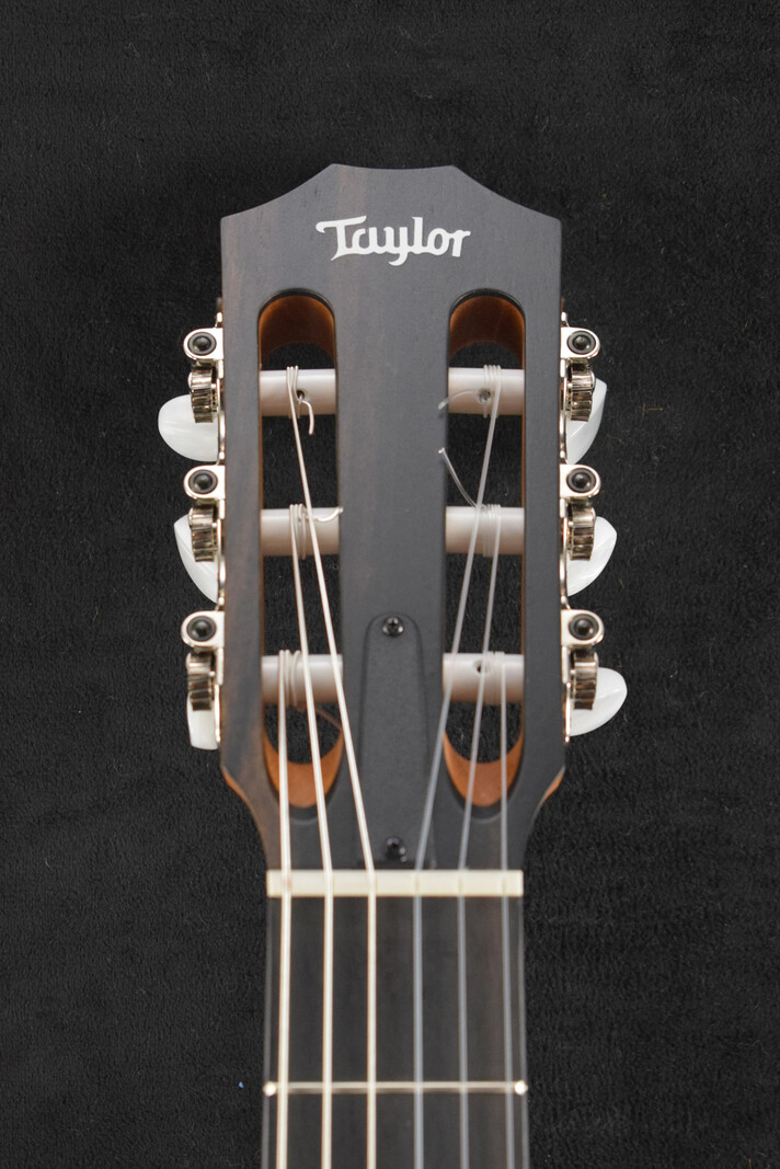 Taylor Taylor 214ce-N Nylon-String Natural