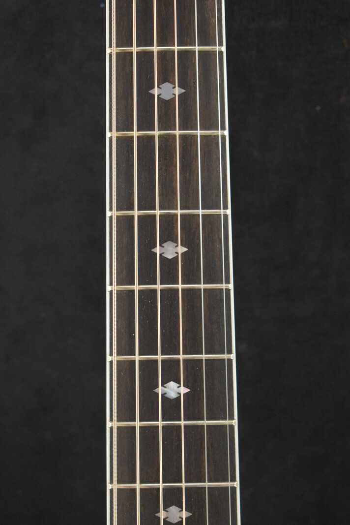 Taylor Taylor Legacy 810e LR Baggs Element VTC Dreadnought
