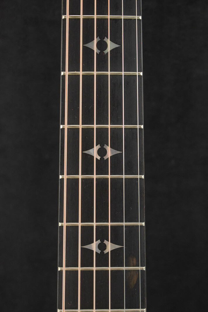 Taylor Taylor Custom #5 C17e B5005 Grand Pacific Torrefied Sitka Spruce/Mahogany Pearl White
