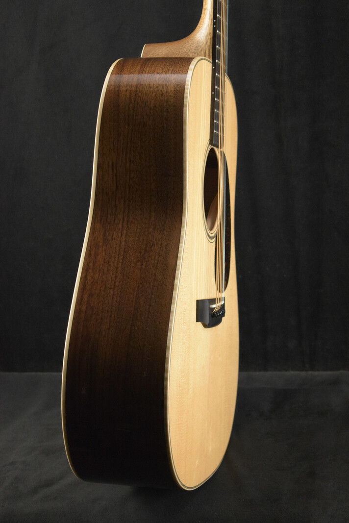 Martin Martin Custom Shop 10CMDBLKWALNUT Dreadnought 14-Fret Black Walnut