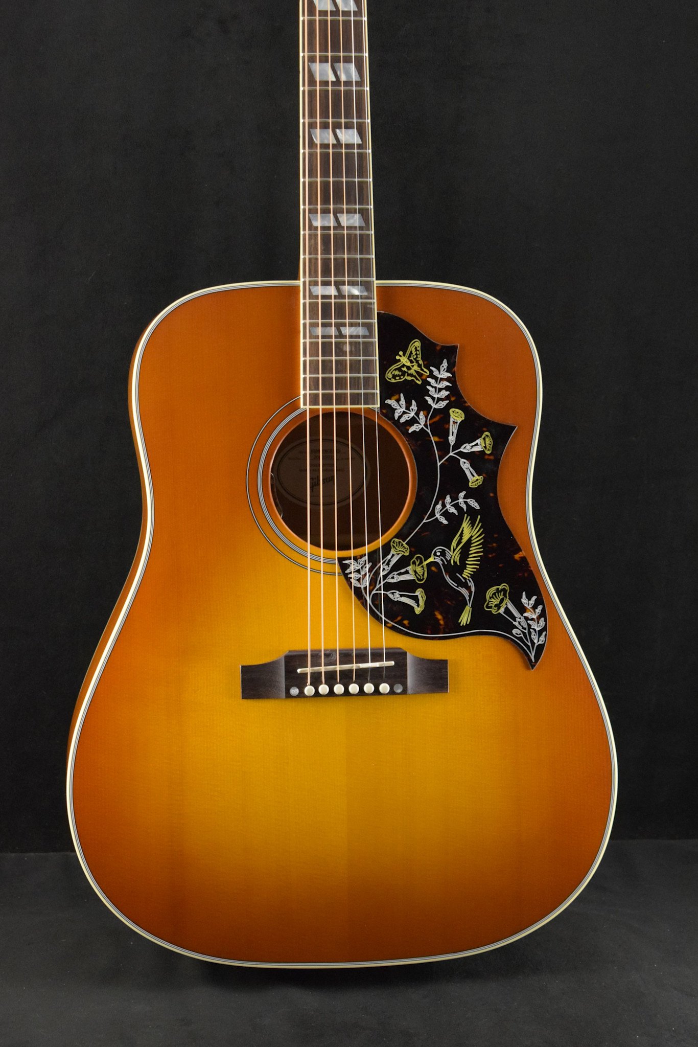 Gibson Gibson Hummingbird Faded Heritage Cherry Sunburst Satin