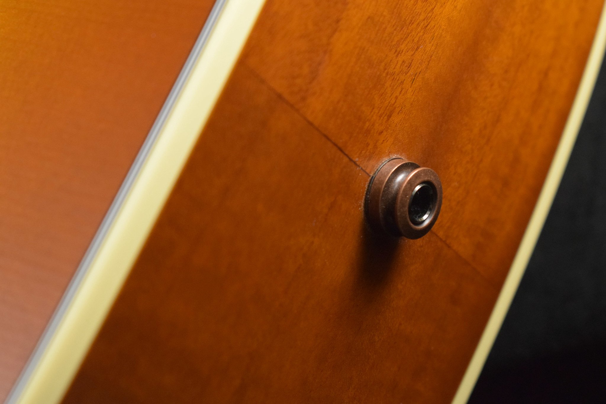 Gibson Gibson Hummingbird Faded Heritage Cherry Sunburst Satin