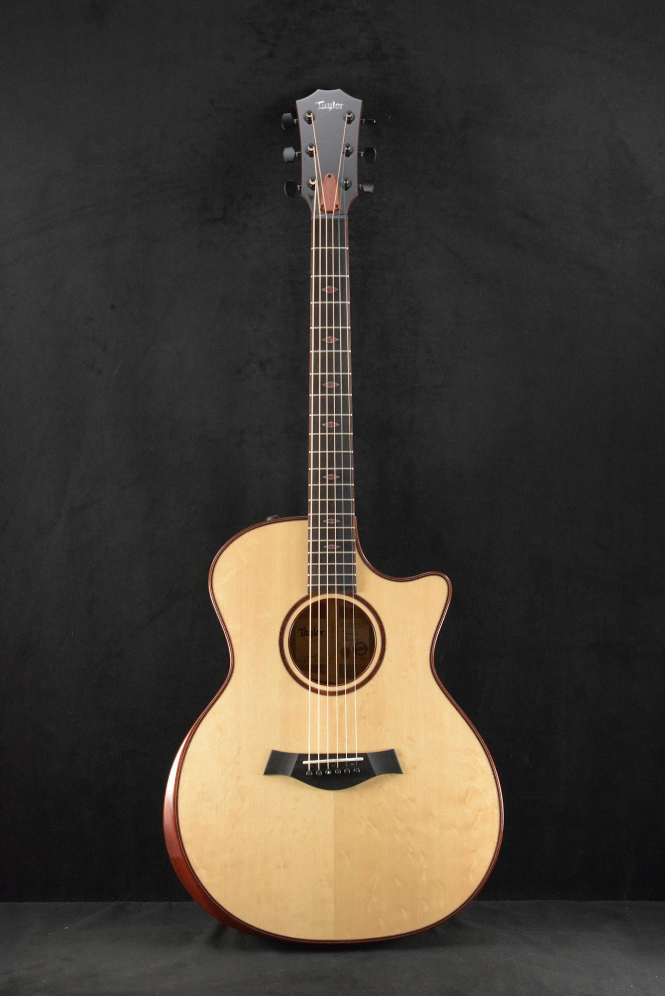 Taylor Taylor NAMM Custom #6 C14ce B5006 Grand Auditorium Bearclaw Sitka Spruce/Blackheart Sassafras