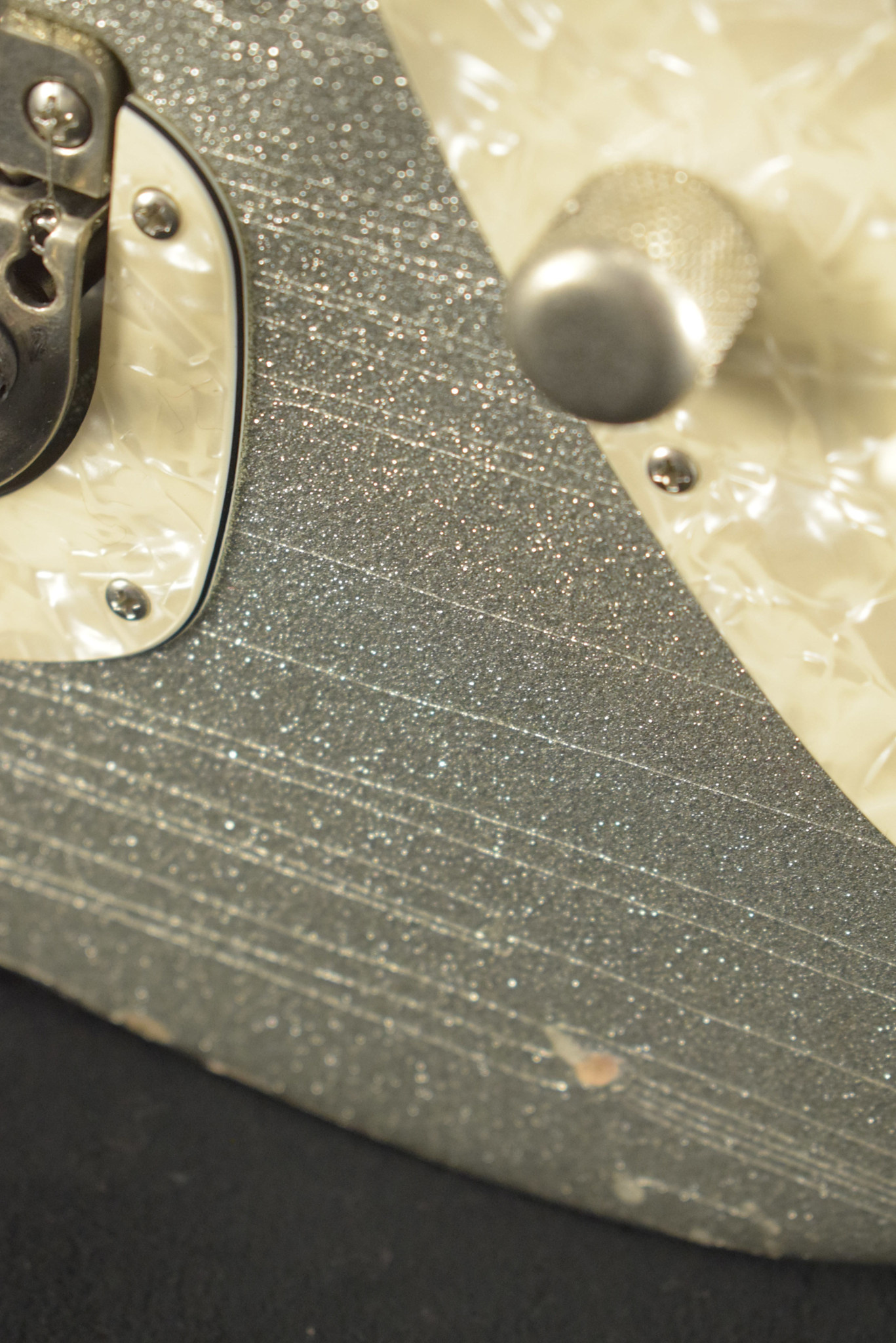 Tom Anderson Tom Anderson Raven Classic Big Sparkle Silver (In-Distress only)