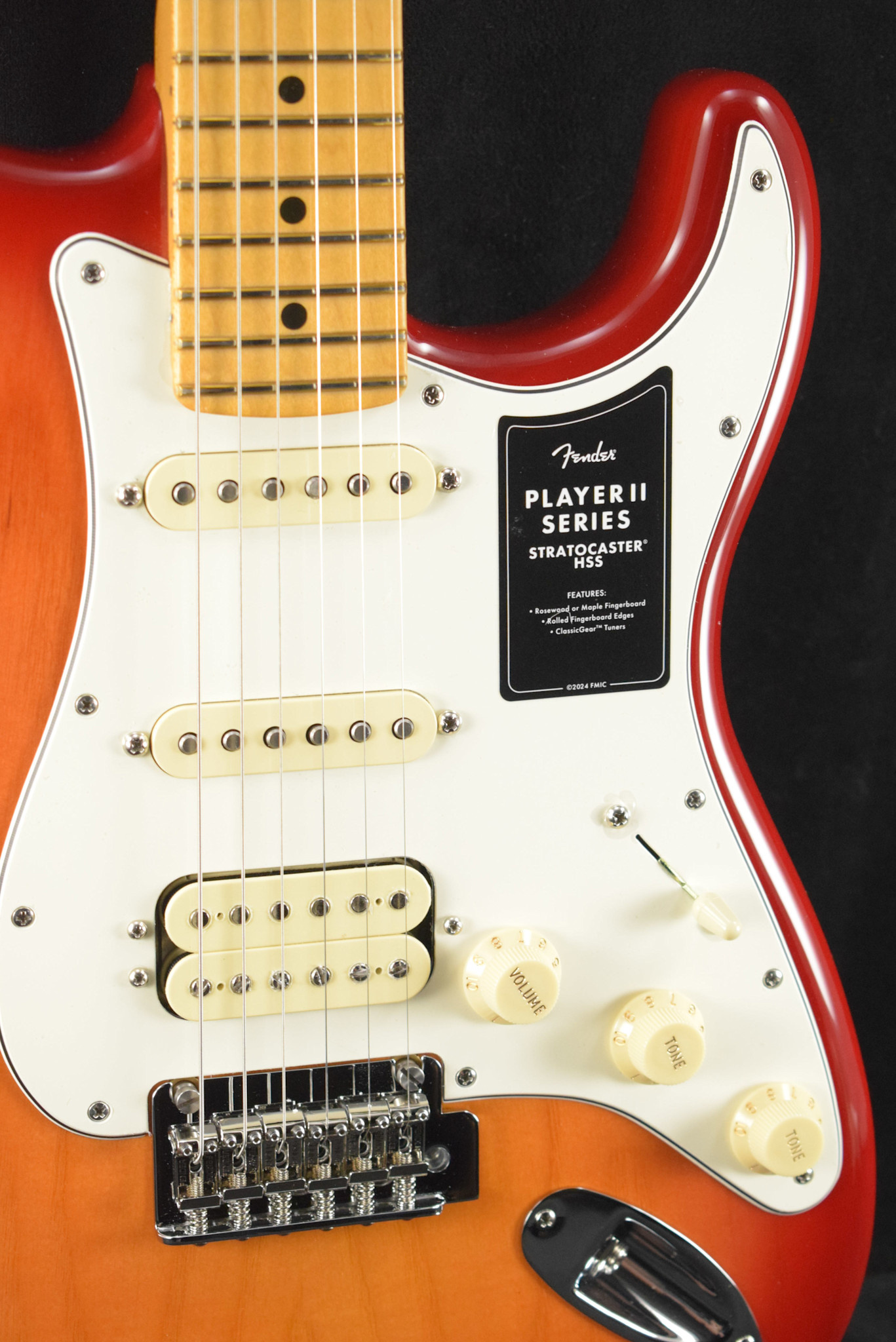 Fender Fender Player II Stratocaster HSS Aged Cherry Burst Maple Fingerboard