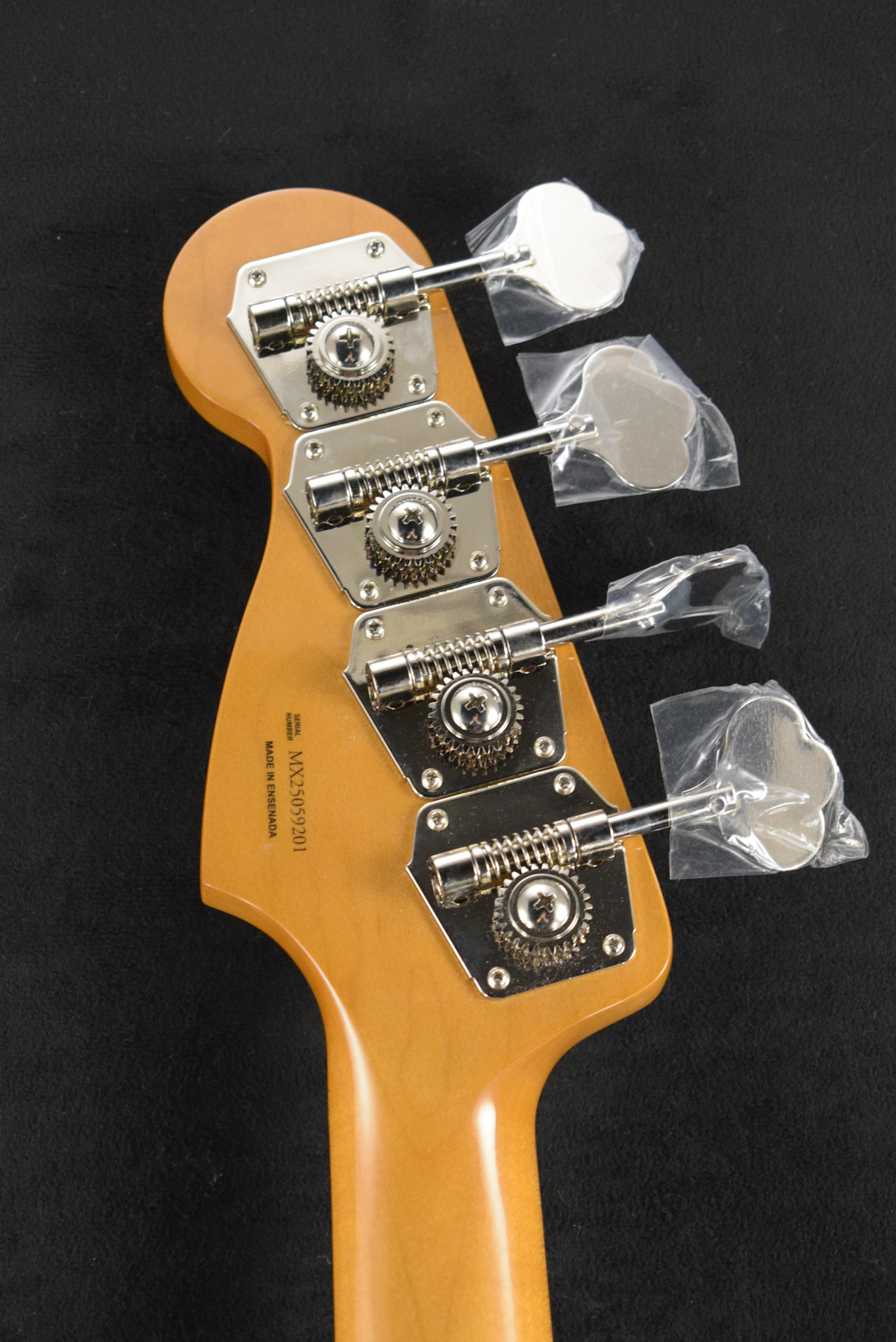 Fender Fender Vintera II '60s Precision Bass 3-Color Sunburst Rosewood Fingerboard