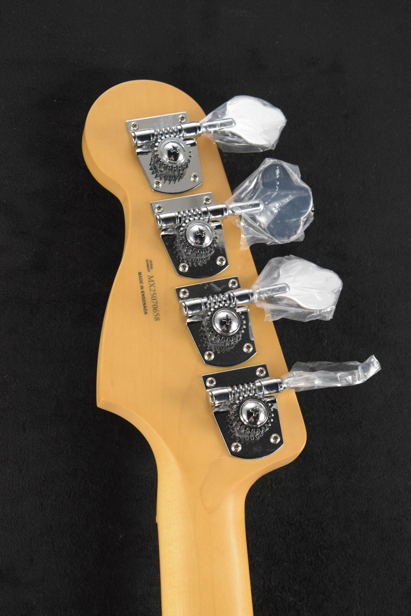 Fender Fender Player II Precision Bass Hialeah Yellow Maple Fingerboard