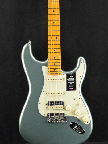 Fender Fender American Professional II Stratocaster HSS Mystic Surf Green Maple Fingerboard