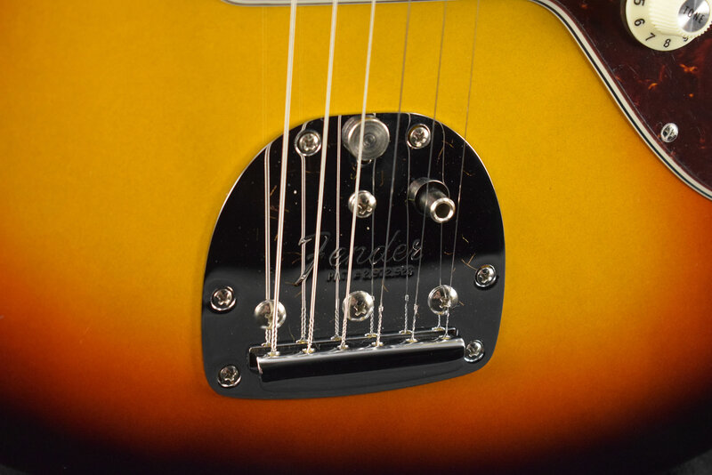Fender Fender American Vintage II 1966 Jazzmaster 3-Color Sunburst Rosewood Fingerboard