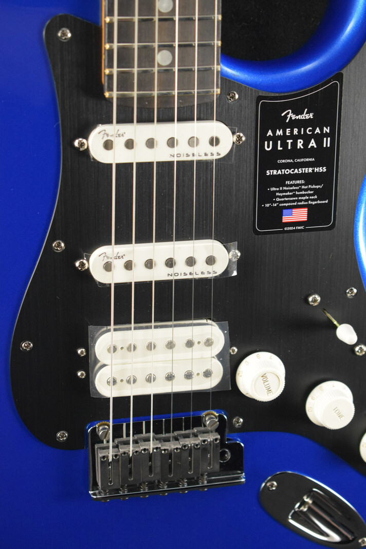 Fender Fender American Ultra II Stratocaster HSS Noble Blue Ebony Fingerboard