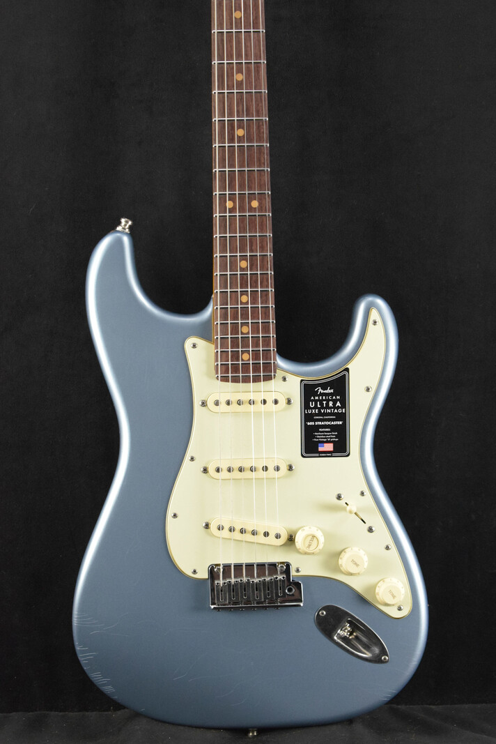 Fender Fender American Ultra Luxe Vintage '60s Stratocaster Ice Blue Metallic Rosewood Fingerboard