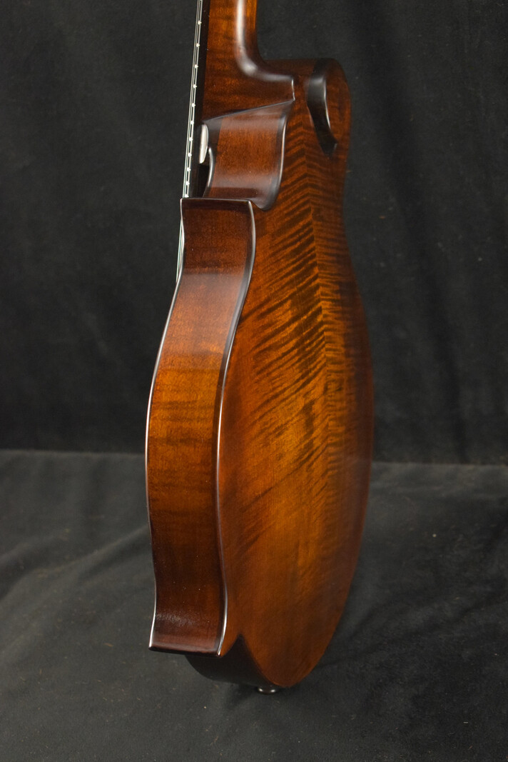 Eastman Eastman MD515CC/TV F-Style F-Hole Contoured Comfort Mandolin Truetone Vintage Finish