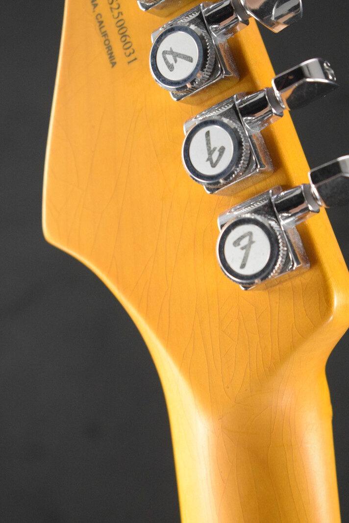 Fender Fender American Ultra Luxe Vintage '50s Stratocaster 3-Color Sunburst Maple Fingerboard