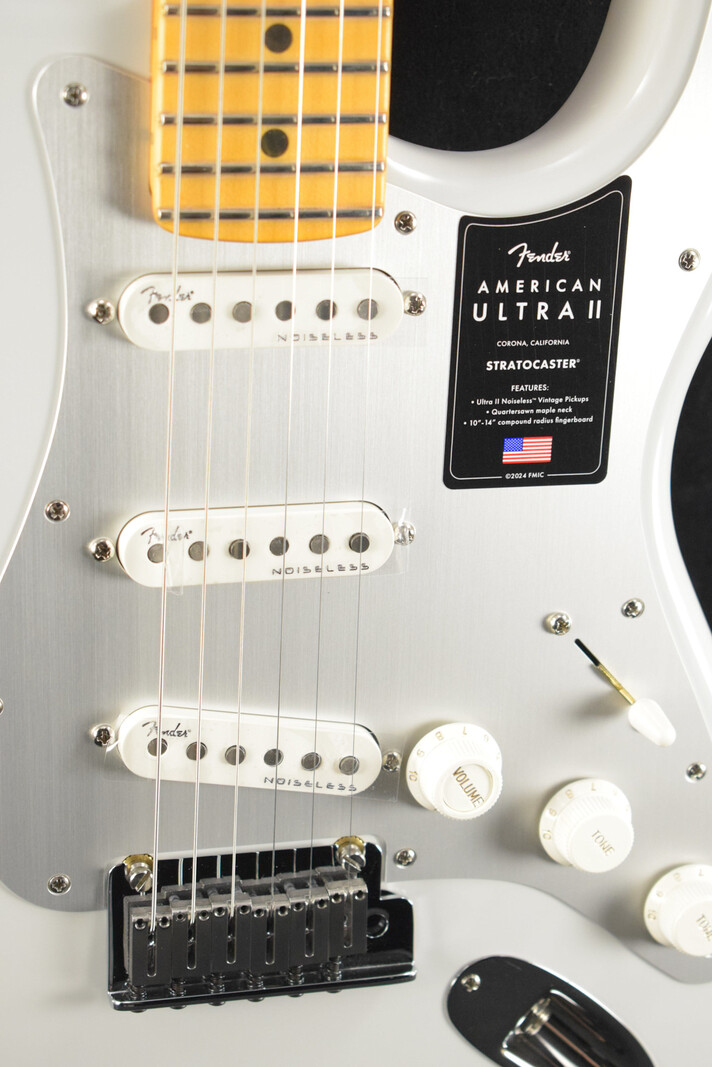 Fender Fender American Ultra II Stratocaster Avalanche Maple Fingerboard