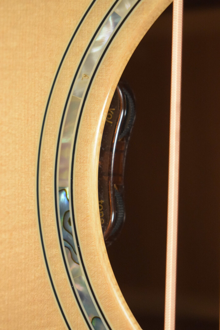 Eastman Eastman AC422CE-LTD-KOA Acoustic-Electric Grand Auditorium Natural Truetone Gloss