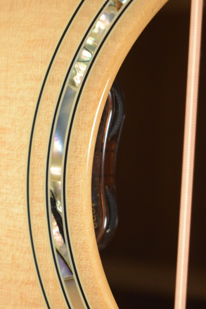 Eastman Eastman AC422CE-LTD-KOA Acoustic-Electric Grand Auditorium Natural Truetone Gloss