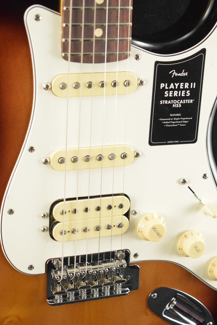 Fender Fender Player II Stratocaster HSS 3-Color Sunburst Rosewood Fingerboard
