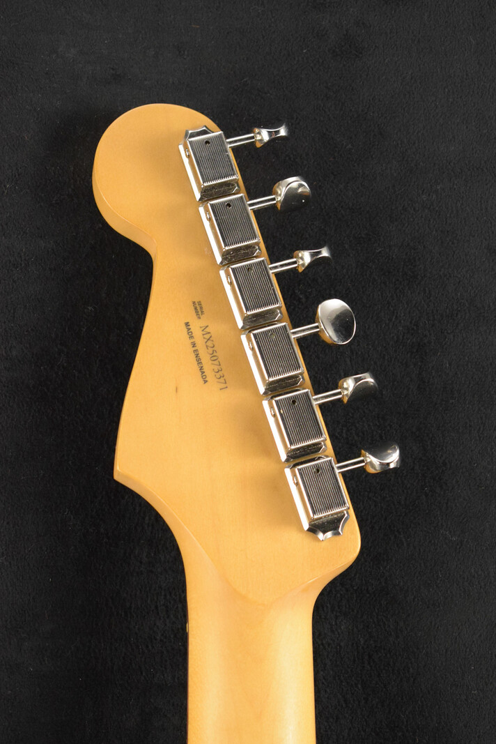 Fender Fender Player II Stratocaster HSS 3-Color Sunburst Rosewood Fingerboard