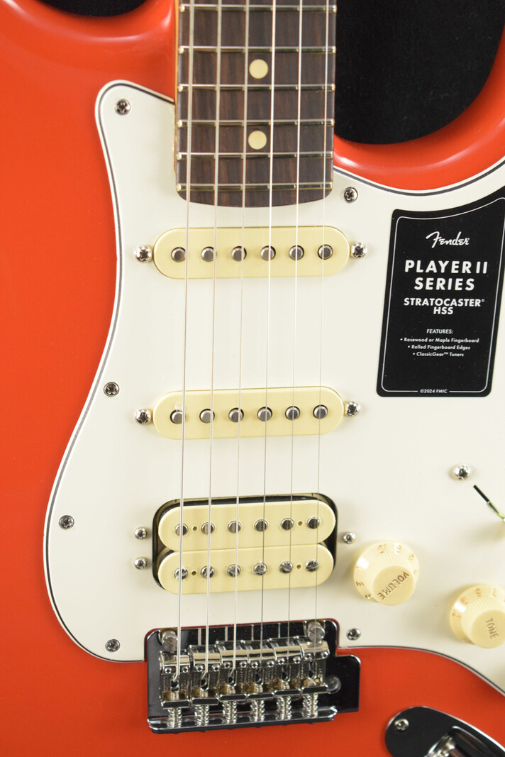 Fender Fender Player II Stratocaster HSS Coral Red Rosewood Fingerboard