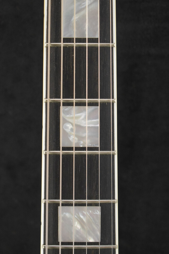 Epiphone Epiphone IGC 1963 Les Paul SG Custom With Maestro Vibrola Classic White (Includes Hard Case)