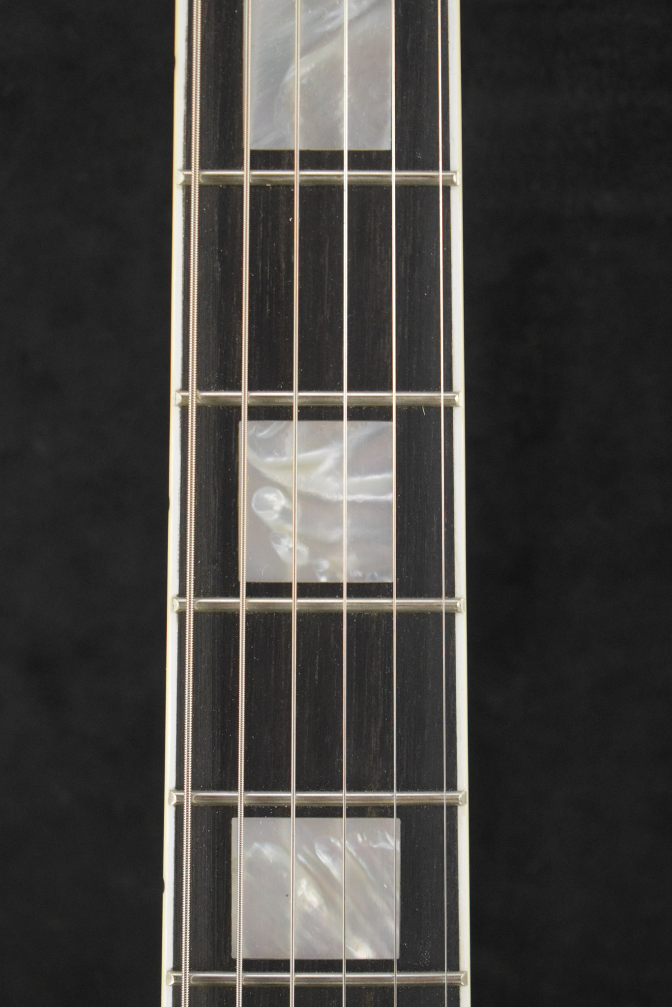 Epiphone Epiphone IGC 1963 Les Paul SG Custom With Maestro Vibrola Classic White (Includes Hard Case)