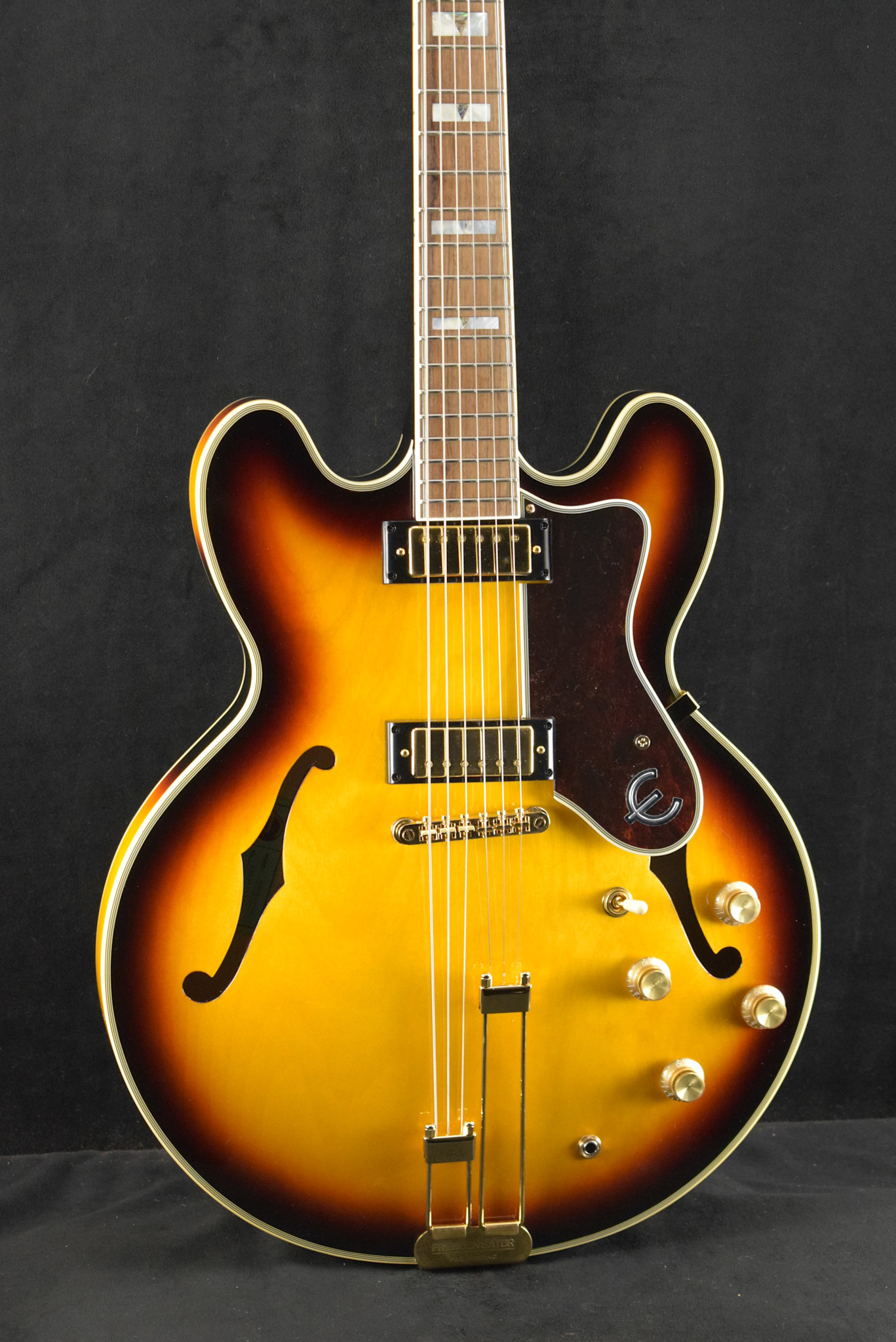 ギター Epiphone sheraton Frequensator sunburst s-l1200.jpg