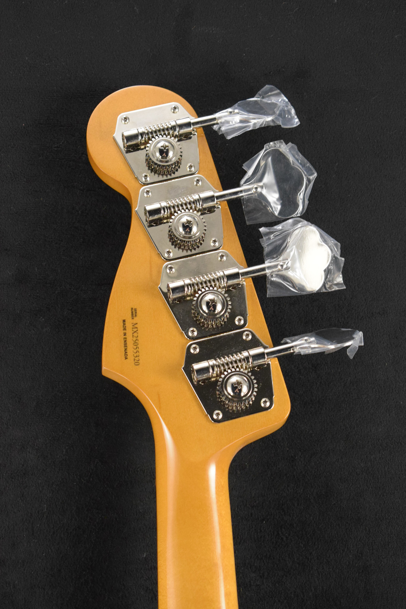 Fender Fender Vintera II '60s Jazz Bass Fiesta Red Rosewood Fingerboard